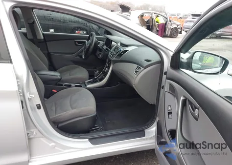 2015 Hyundai Elantra Se z USA, uszkodzony, nr VIN 5NPDH4AE3FH649850